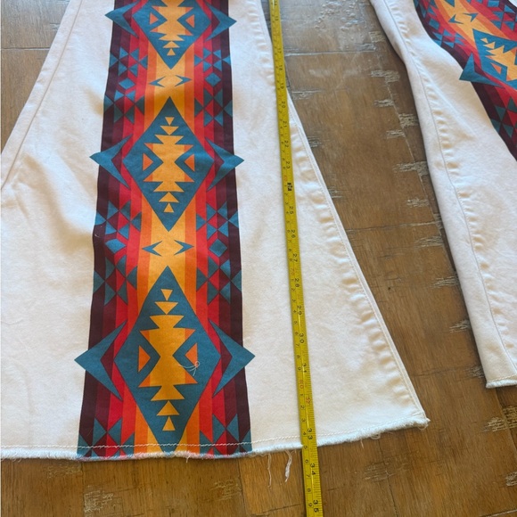 Ranch Dress'n White Flare Jeans with Multicolor Aztec Accent - Picture 7 of 7